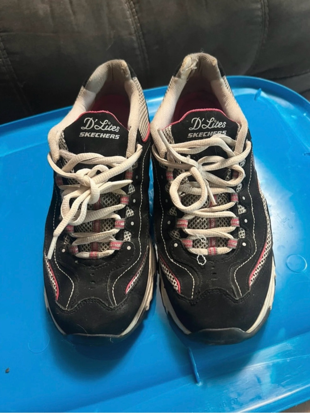 Skechers D'Lites Women's Black and Pink Lace-Up Sneakers